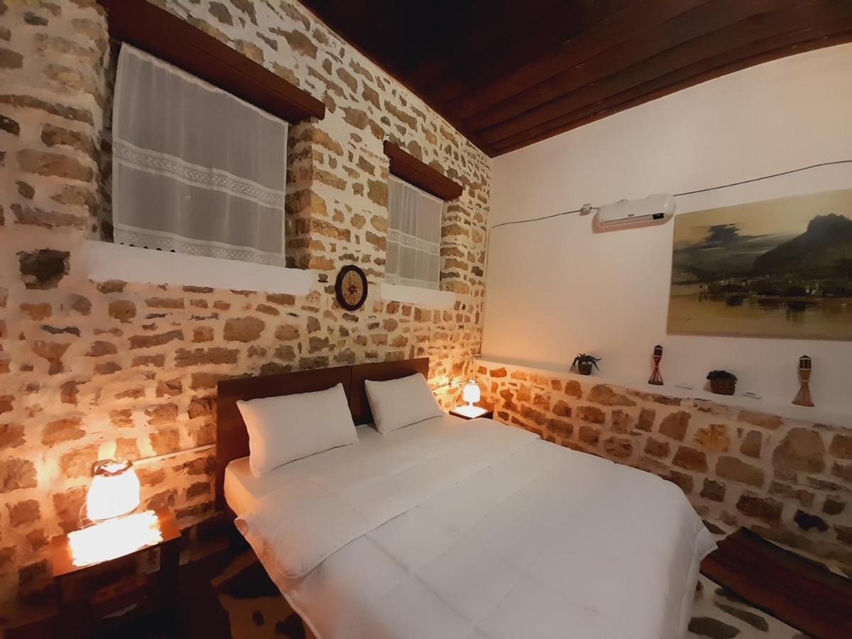 Gorica'S Bridge Hotel Berat Esterno foto