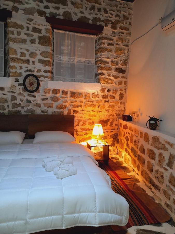 Gorica'S Bridge Hotel Berat Esterno foto