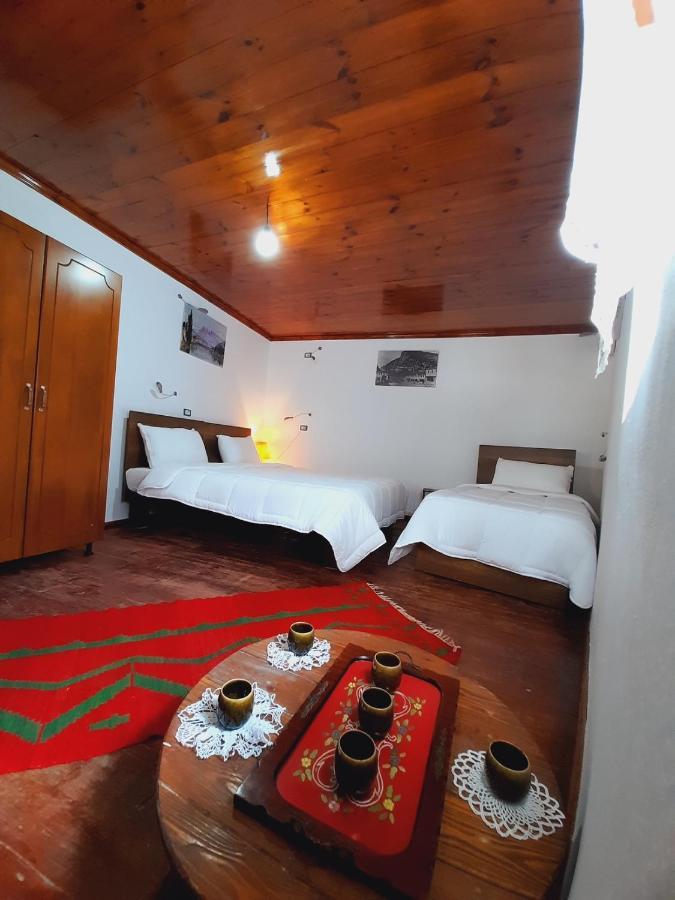Gorica'S Bridge Hotel Berat Esterno foto