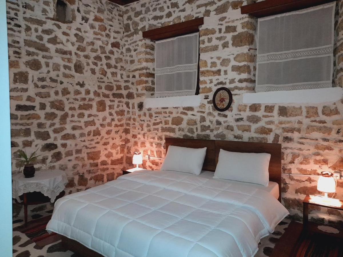 Gorica'S Bridge Hotel Berat Esterno foto