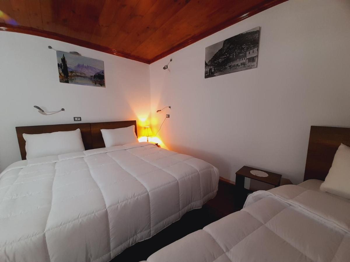 Gorica'S Bridge Hotel Berat Esterno foto