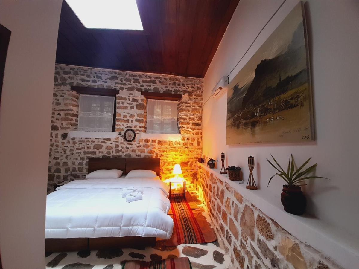 Gorica'S Bridge Hotel Berat Esterno foto