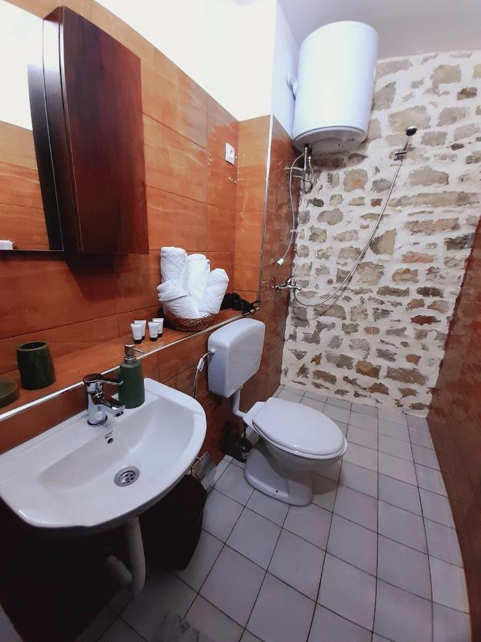 Gorica'S Bridge Hotel Berat Esterno foto