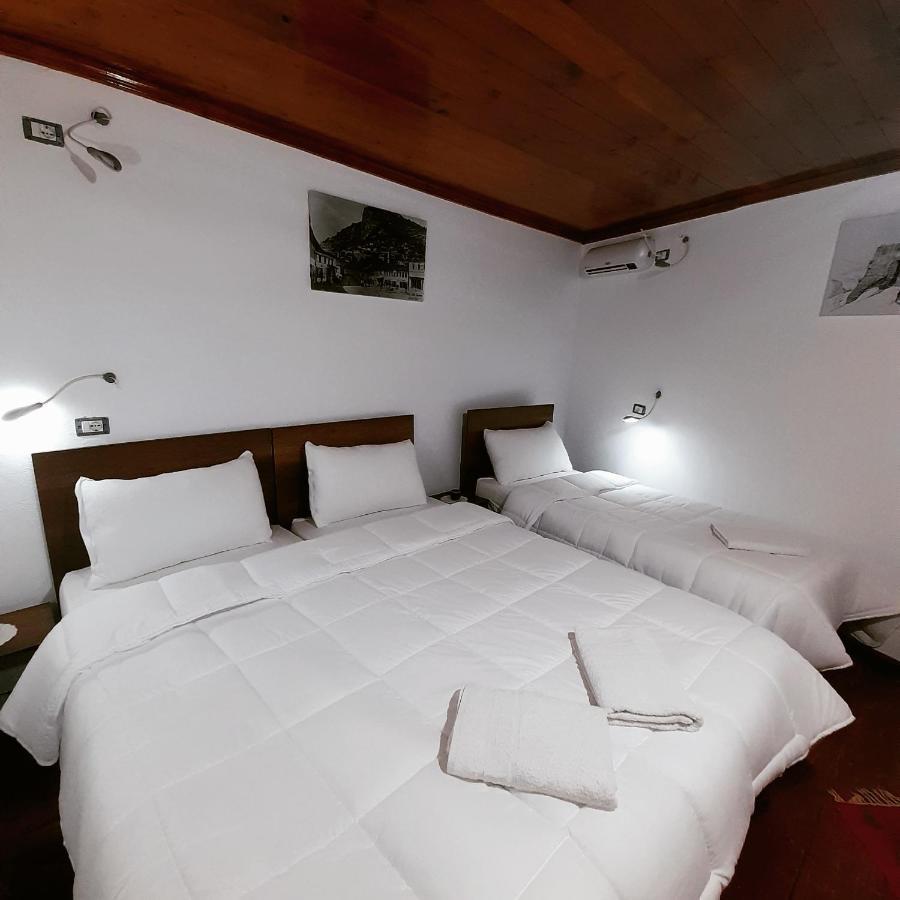 Gorica'S Bridge Hotel Berat Esterno foto