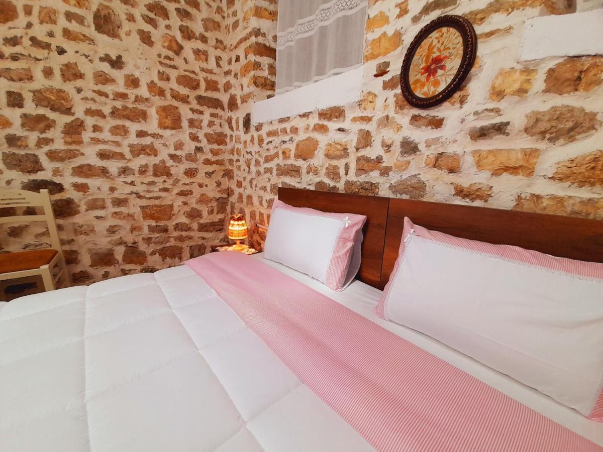 Gorica'S Bridge Hotel Berat Esterno foto