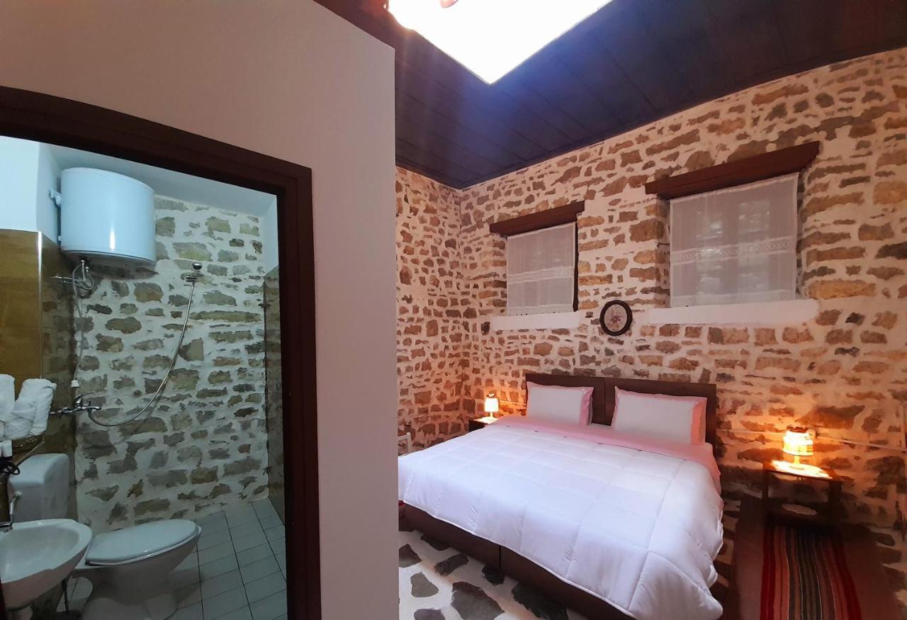 Gorica'S Bridge Hotel Berat Esterno foto