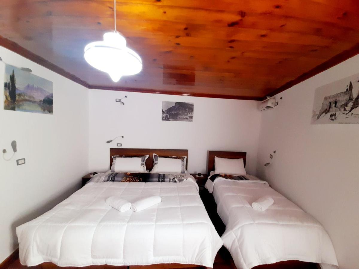 Gorica'S Bridge Hotel Berat Esterno foto