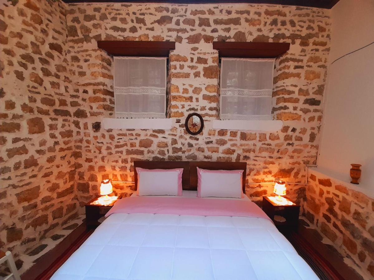 Gorica'S Bridge Hotel Berat Esterno foto